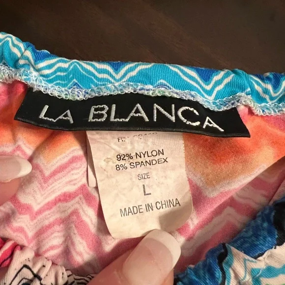 La Blanca Swimsuit Cover Up. Size Large. Beautiful colors and comfortable! - Picture 8 of 9